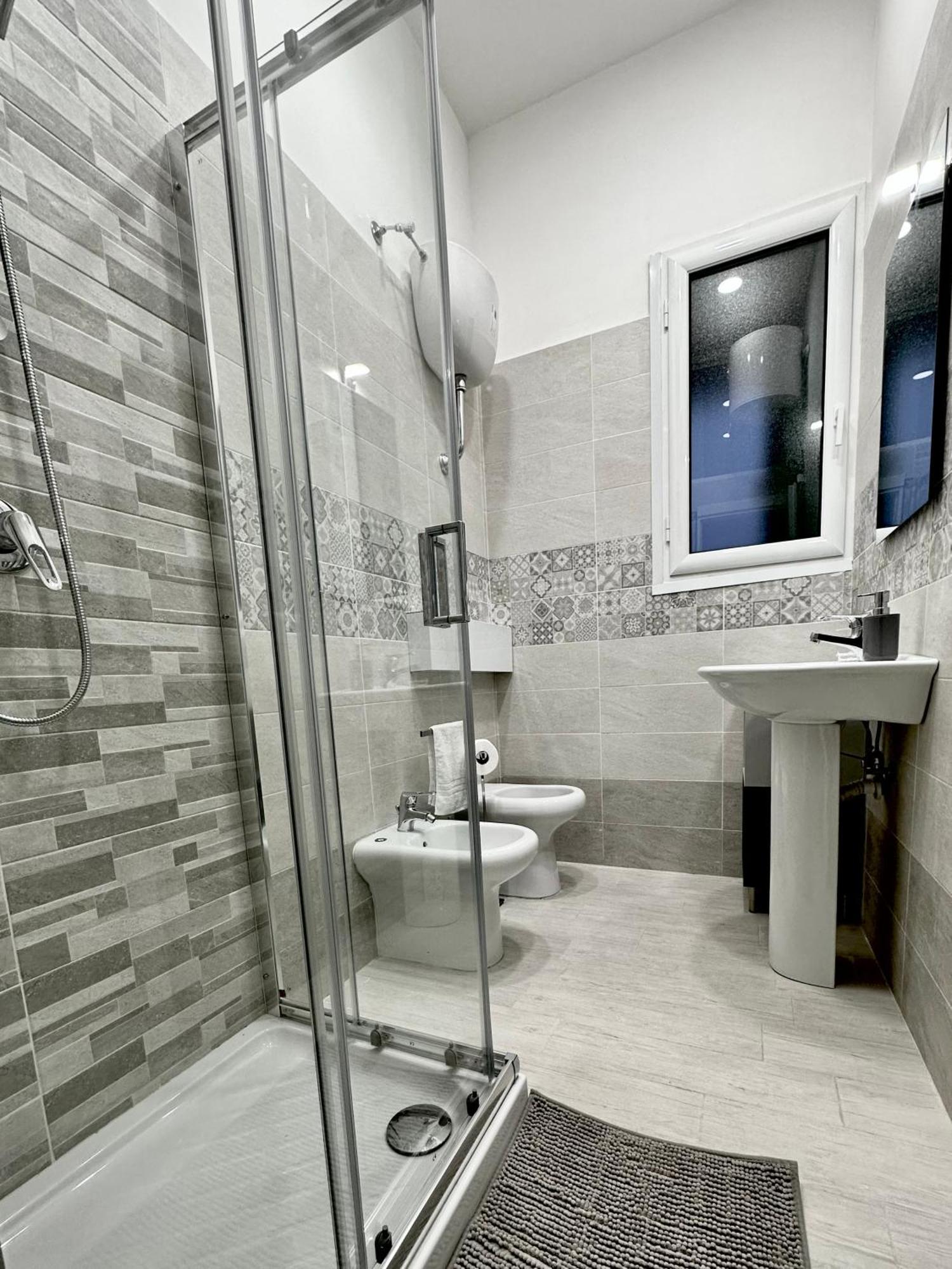 Napule House - Napoli Appartamento In Centro Екстер'єр фото
