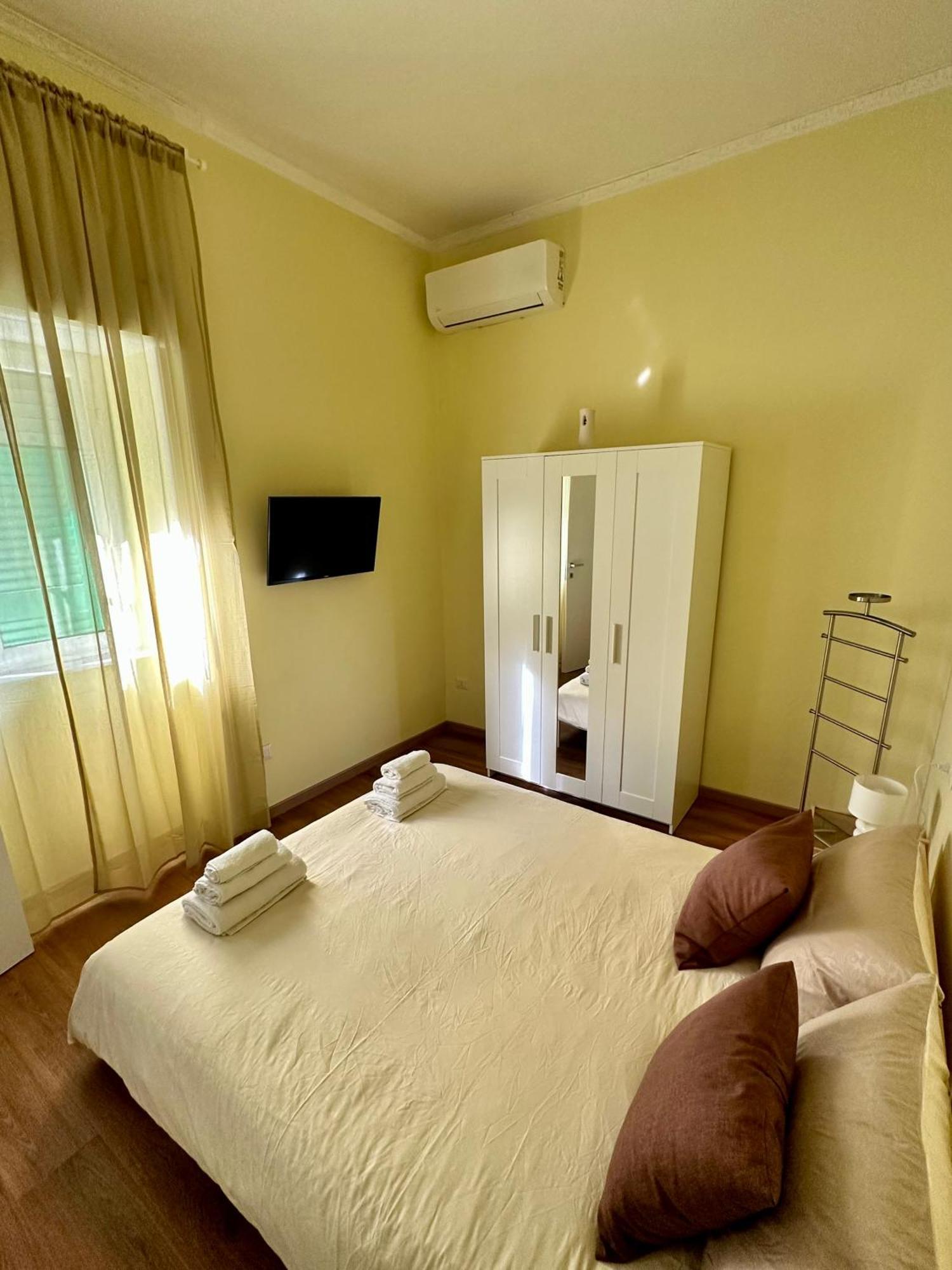 Napule House - Napoli Appartamento In Centro Екстер'єр фото